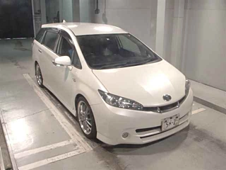 TOYOTA WISH 2010