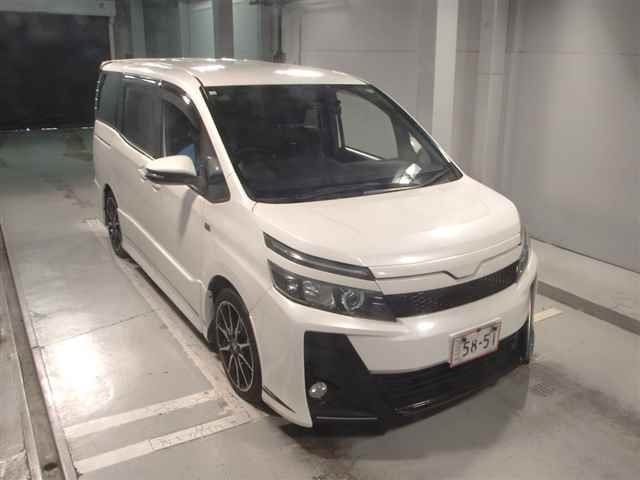 TOYOTA VOXY 2016