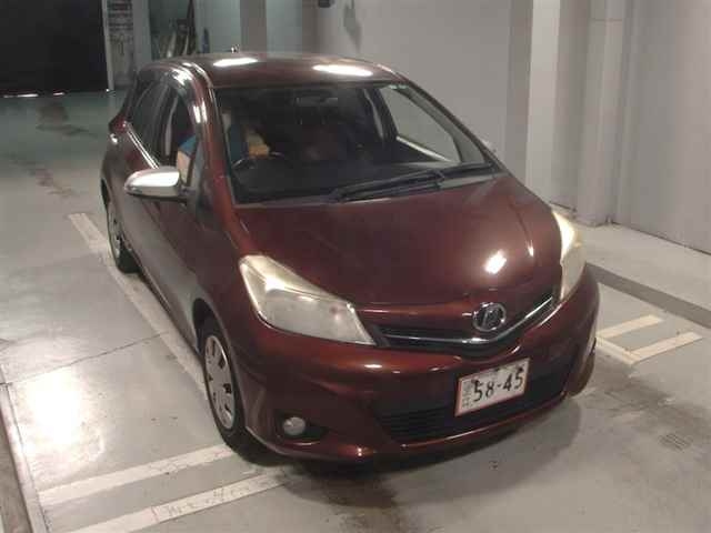 TOYOTA VITZ 2011
