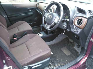 TOYOTA VITZ 2011