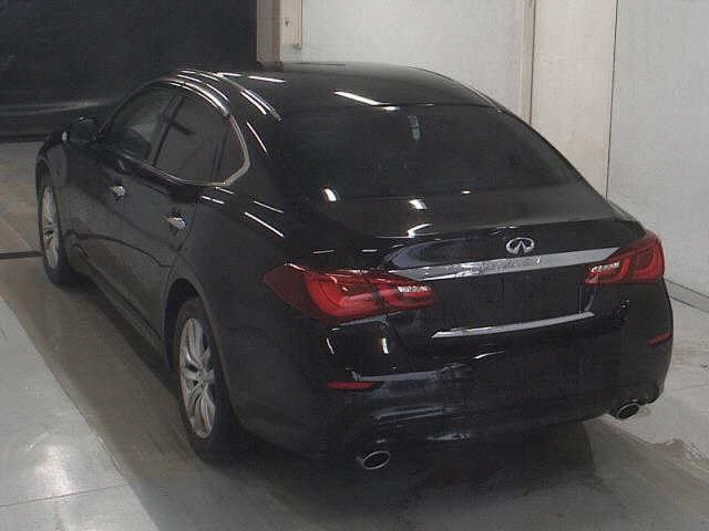 NISSAN FUGA 2017