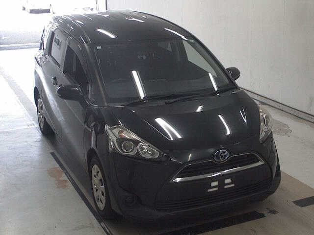 TOYOTA SIENTA 2017