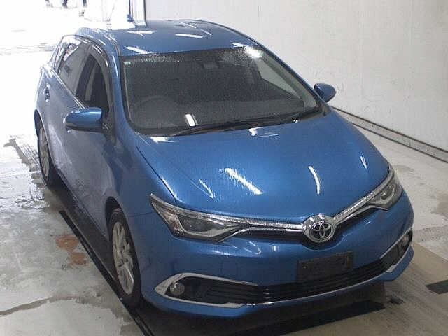 TOYOTA AURIS 2016