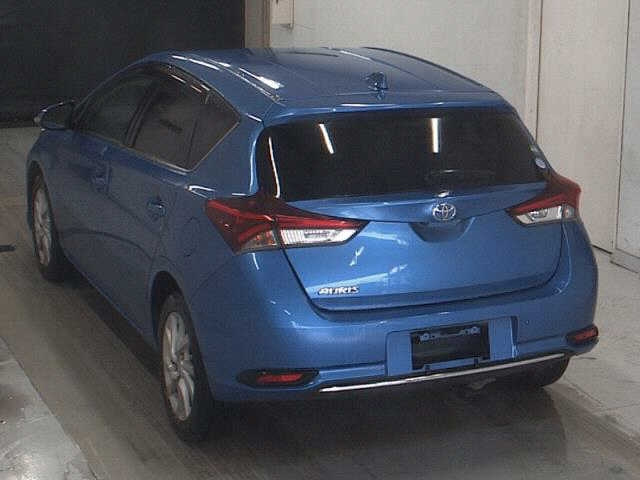 TOYOTA AURIS 2016