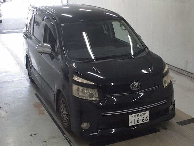 TOYOTA VOXY 2009