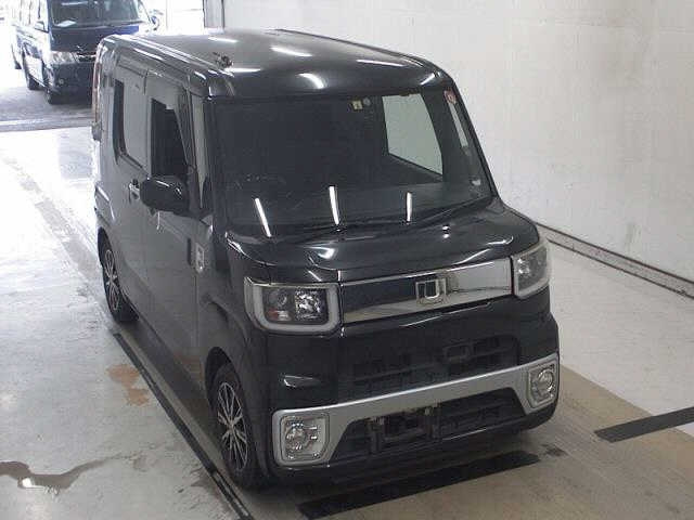 DAIHATSU WAKE 2016