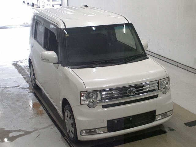 TOYOTA PIXIS SPACE 2012