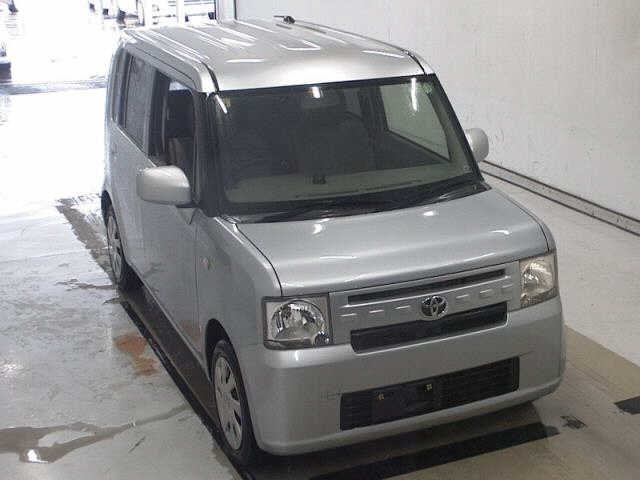 TOYOTA PIXIS SPACE 2012