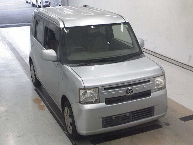 TOYOTA PIXIS SPACE 2012