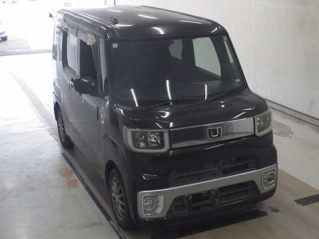 DAIHATSU WAKE 2014