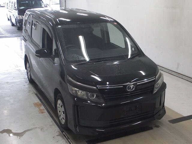 TOYOTA VOXY 2014