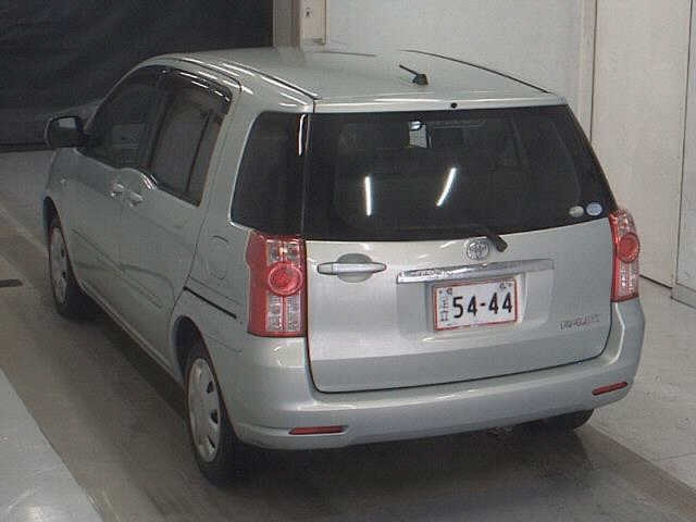 TOYOTA RAUM 2011
