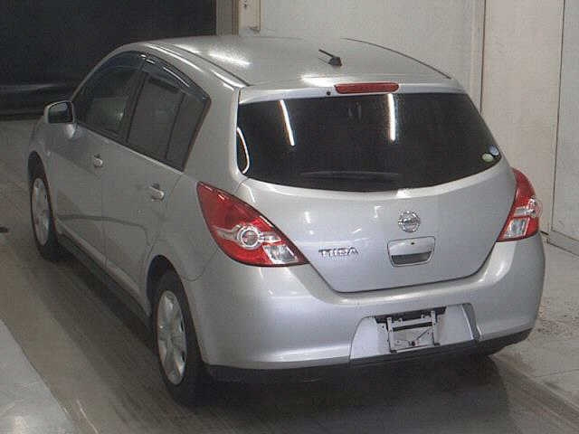 NISSAN TIIDA 2010