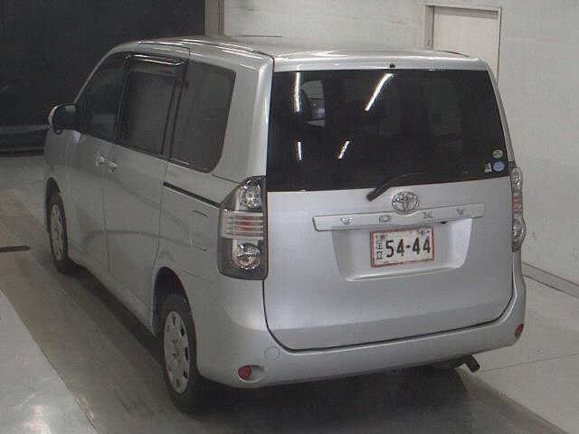 TOYOTA VOXY 2009