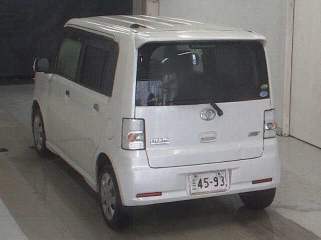 TOYOTA PIXIS SPACE 2012
