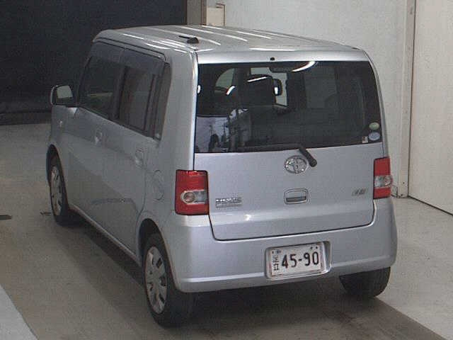TOYOTA PIXIS SPACE 2012