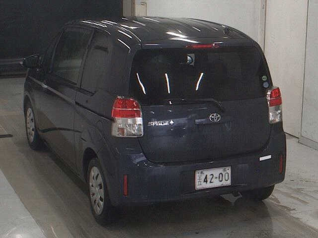 TOYOTA SPADE 2013