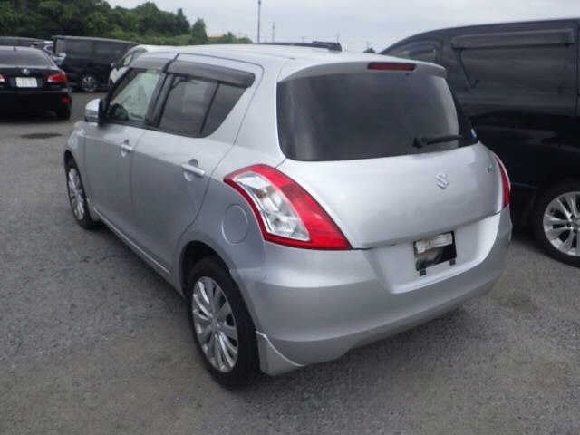 SUZUKI SWIFT 2012