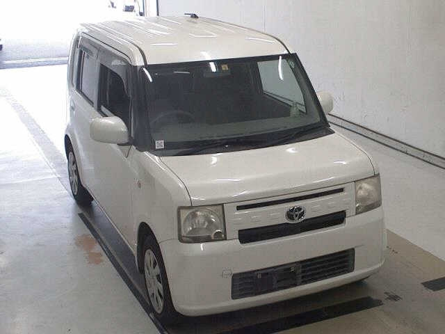 TOYOTA PIXIS SPACE 2012