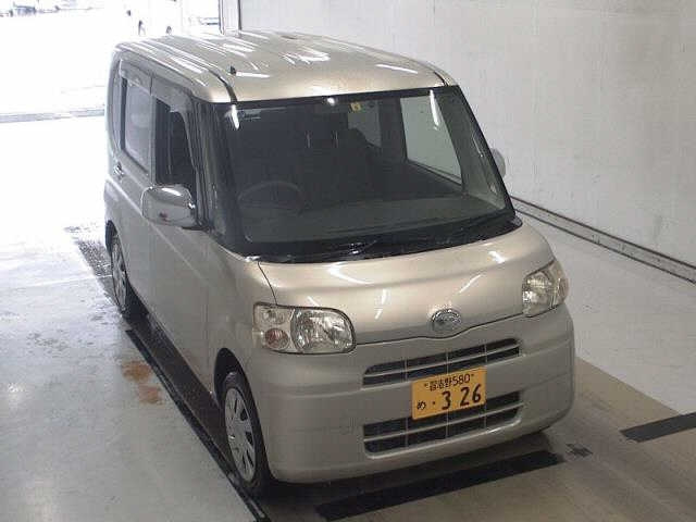 DAIHATSU TANTO 2010