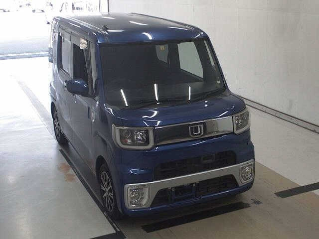 DAIHATSU WAKE 2016
