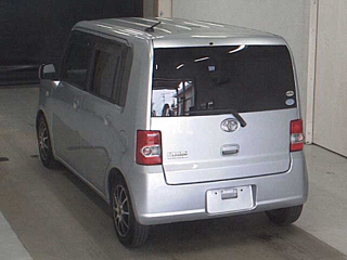 TOYOTA PIXIS SPACE 2012