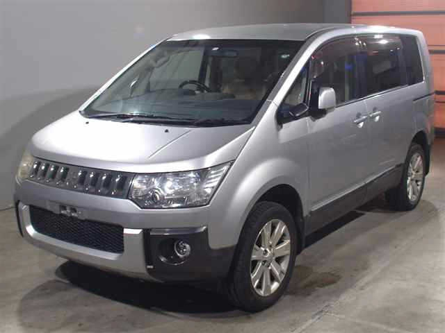 MITSUBISHI DELICA D5 2012