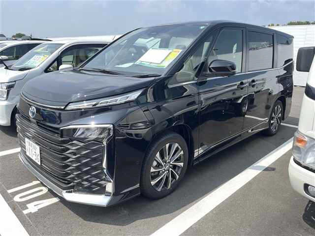 TOYOTA VOXY 2024