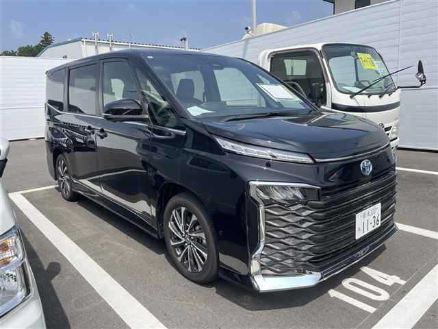 TOYOTA VOXY 2024