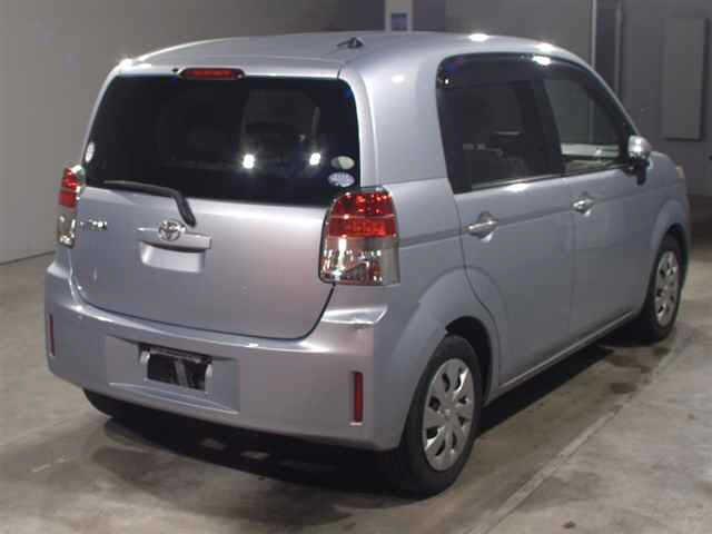 TOYOTA SPADE 2013