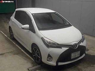 TOYOTA VITZ 2016