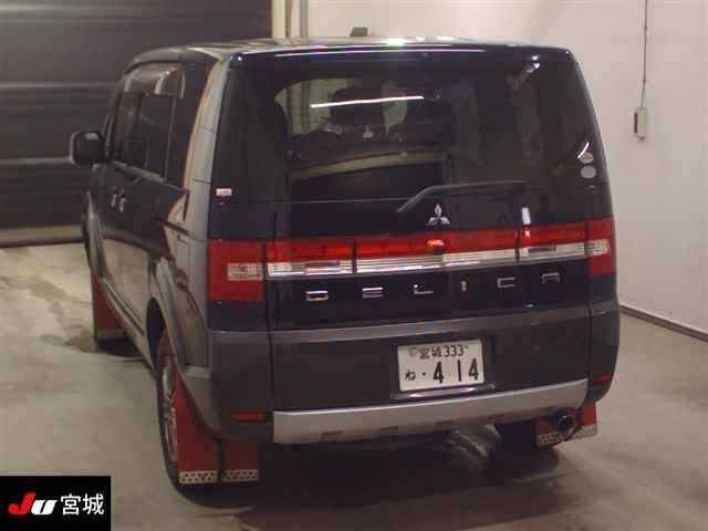 MITSUBISHI DELICA D5 2011