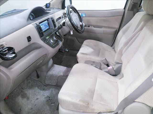 TOYOTA RAUM 2010