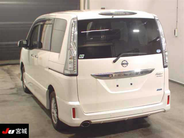 NISSAN SERENA 2015
