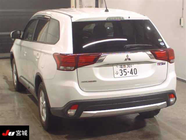 MITSUBISHI OUTLANDER 2015