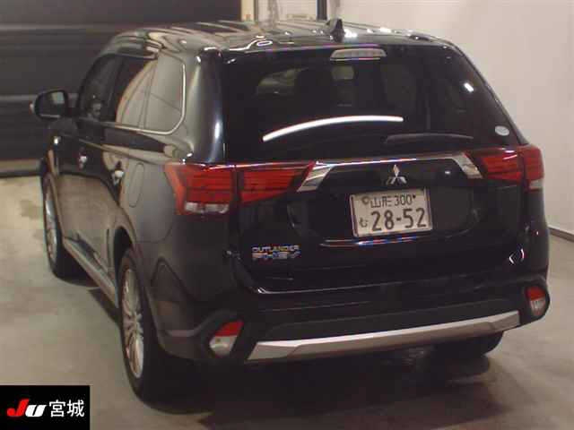MITSUBISHI OUTLANDER PHEV 2015