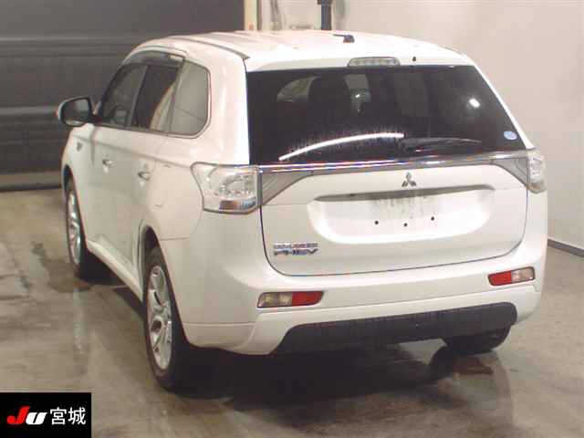 MITSUBISHI OUTLANDER PHEV 2013