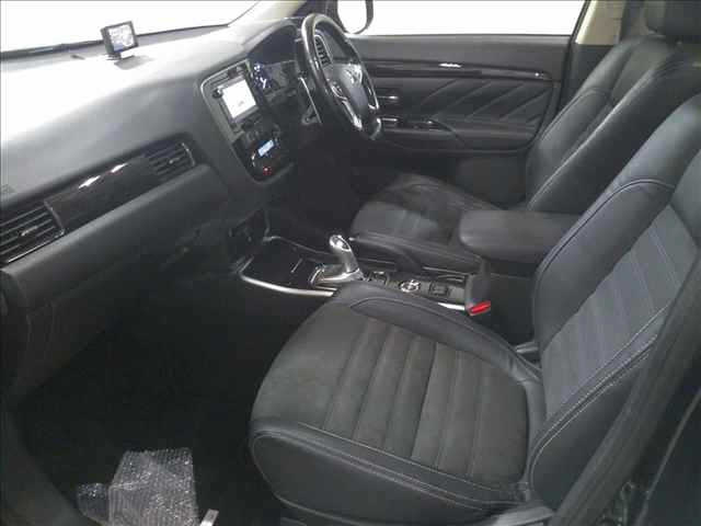 MITSUBISHI OUTLANDER PHEV 2015