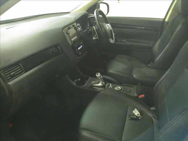 MITSUBISHI OUTLANDER PHEV 2015