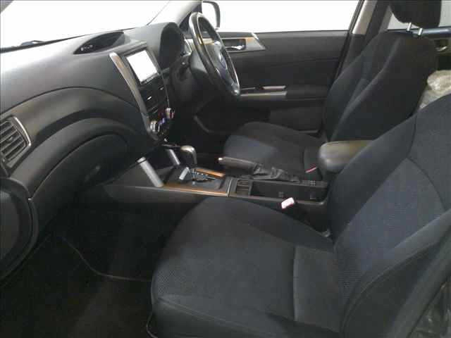 SUBARU FORESTER 2011