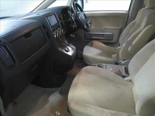 MITSUBISHI DELICA D5 2008