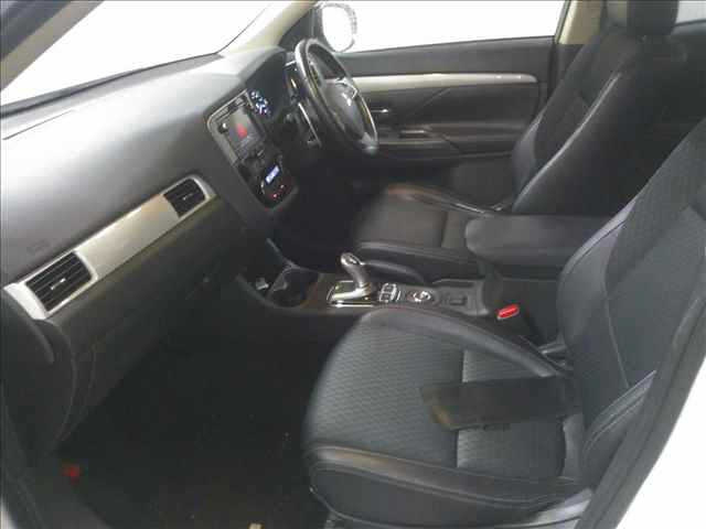 MITSUBISHI OUTLANDER PHEV 2013