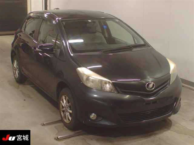 TOYOTA VITZ 2012