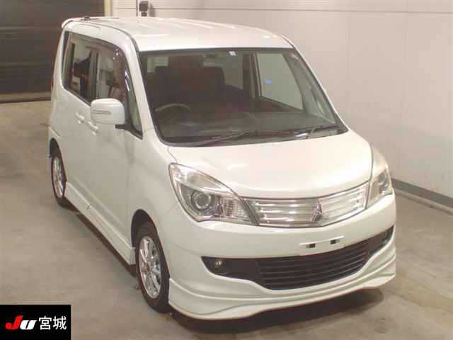 MITSUBISHI DELICA D2 2012