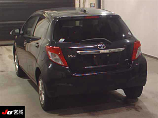 TOYOTA VITZ 2012