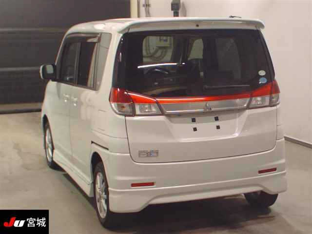 MITSUBISHI DELICA D2 2012