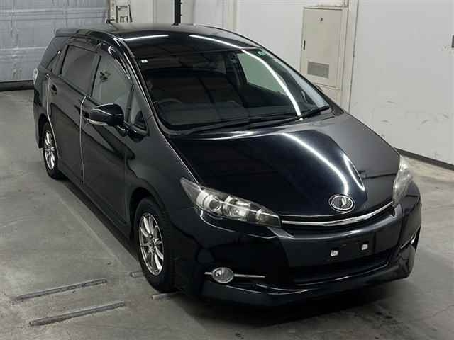 TOYOTA WISH 2015
