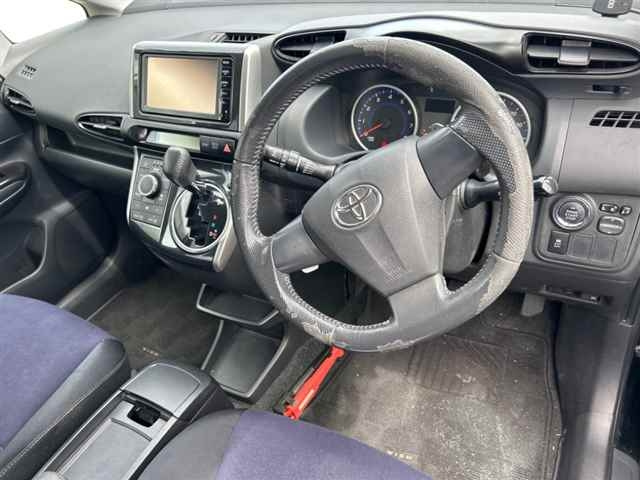 TOYOTA WISH 2015