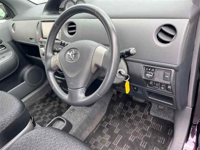 TOYOTA SIENTA 2015