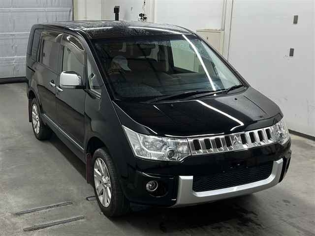 MITSUBISHI DELICA D5 2016
